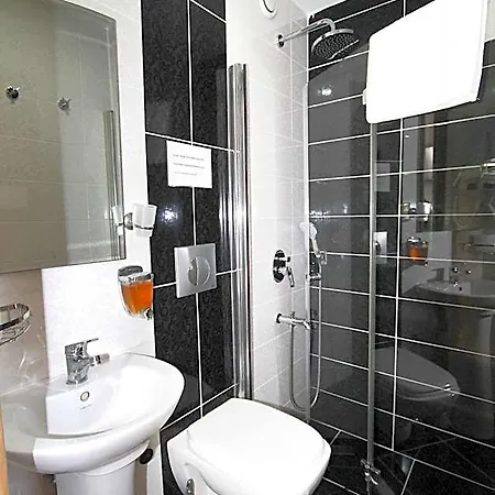 Hotel Metrohill *